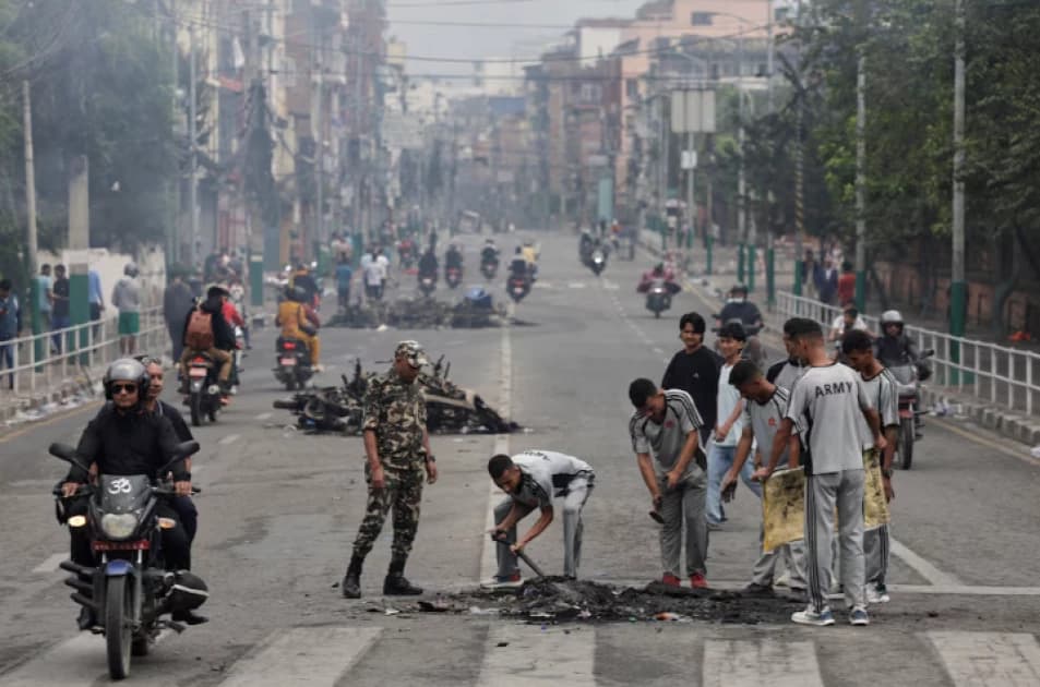 Soldiers patrol Kathmandu streets after youth protests