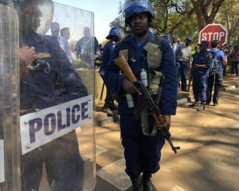 zimbabwe armed police