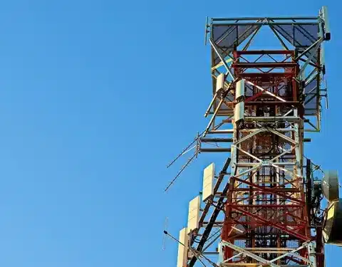 900 telecom tower