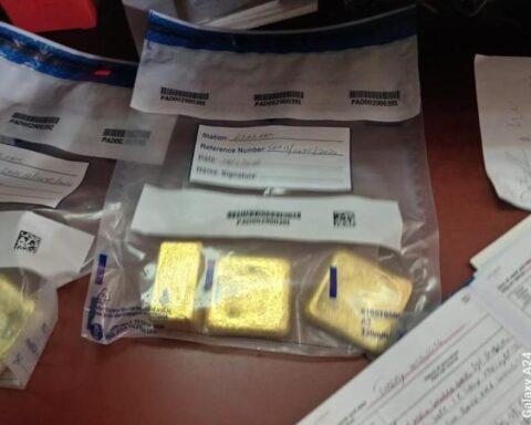 Displaying seized gold bullion