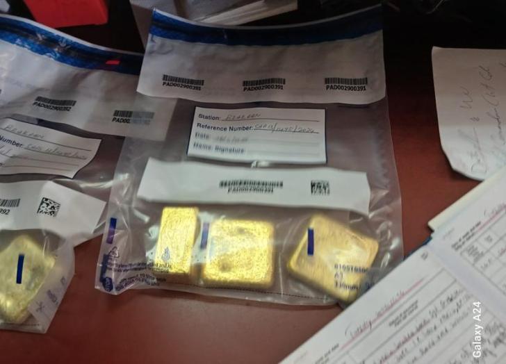 Displaying seized gold bullion